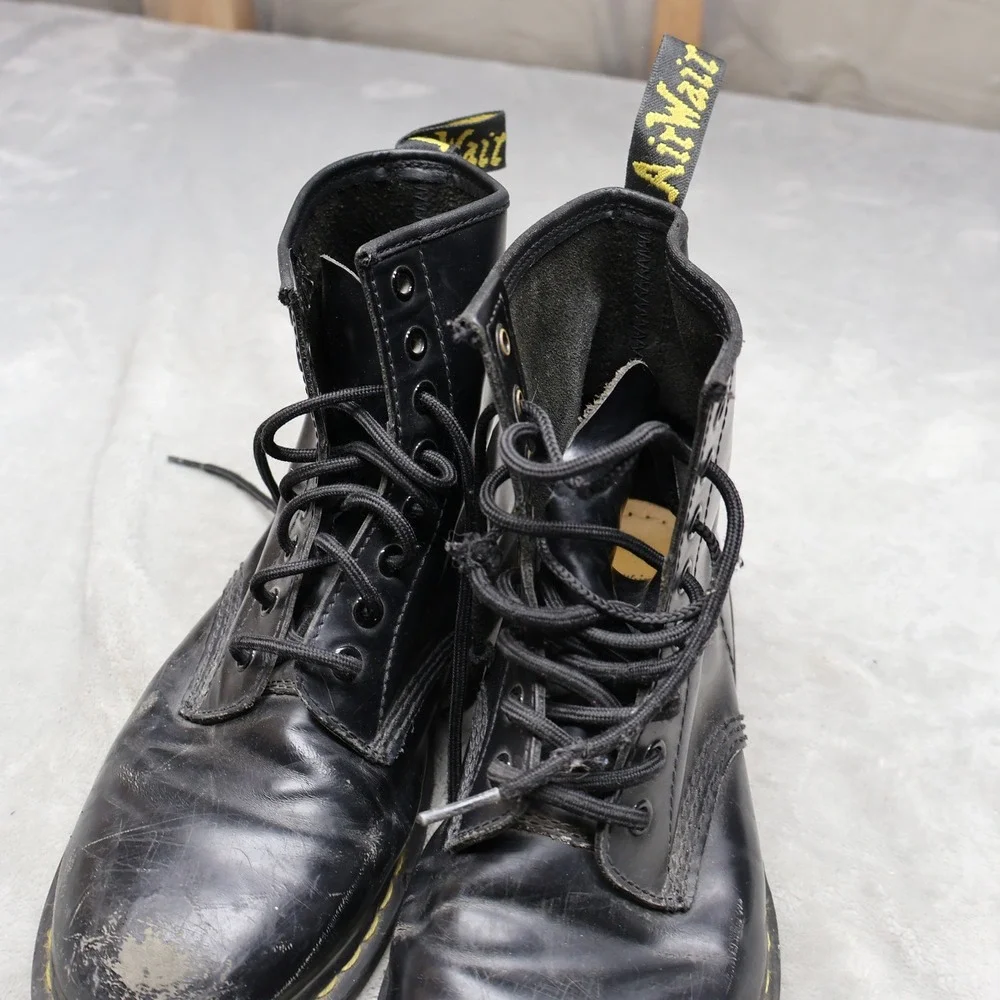 Dr Martens Unisex M8 L9 Boots Black Smooth Leather Lace Up‎ Classic Everyday
